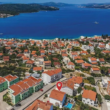 Apartment 2 Bedroom Amazing In Okrug Gornji